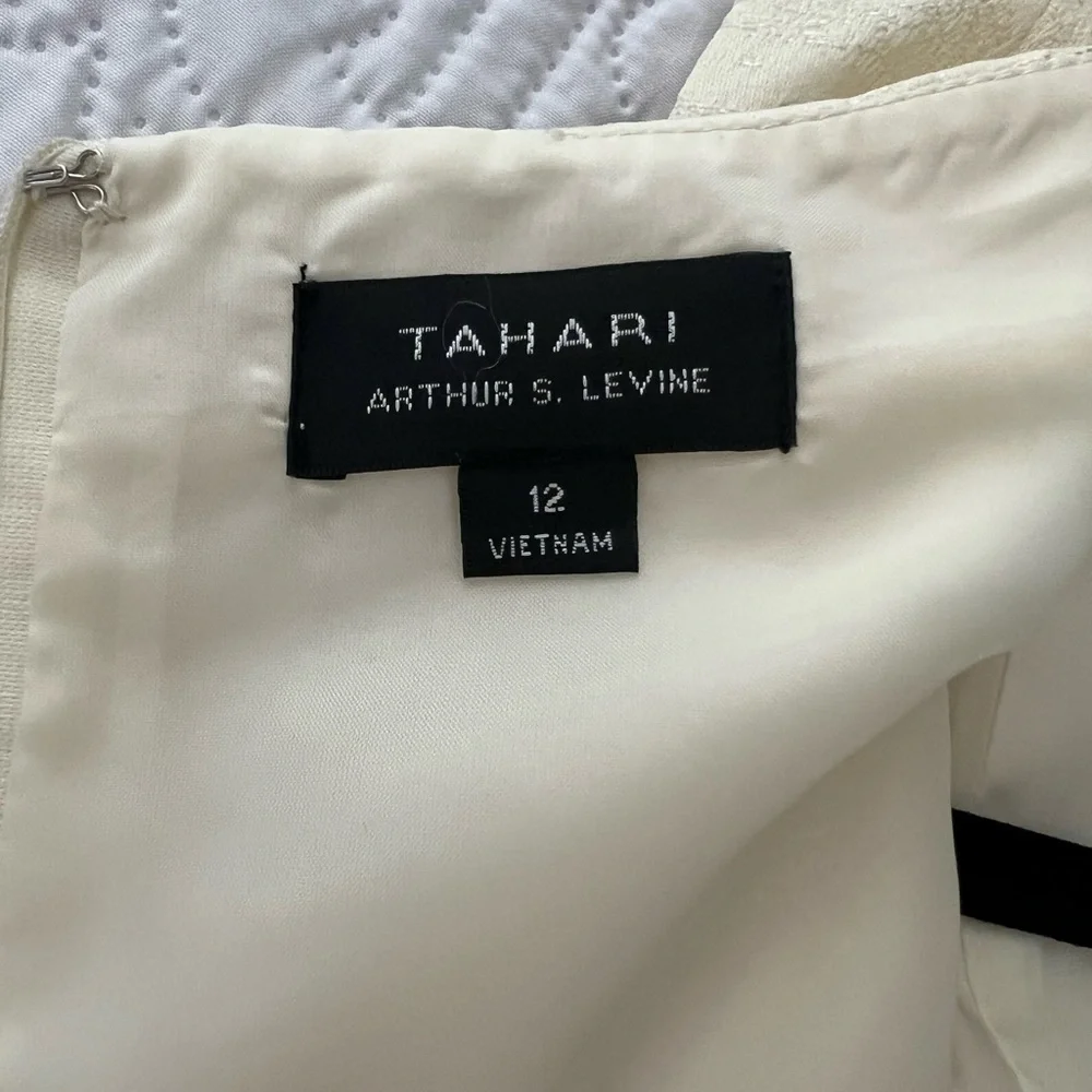 Elegant Pale Yellow Sleeveless Dress TAHARI New with Tags Size 12 - Picture 8 of 9